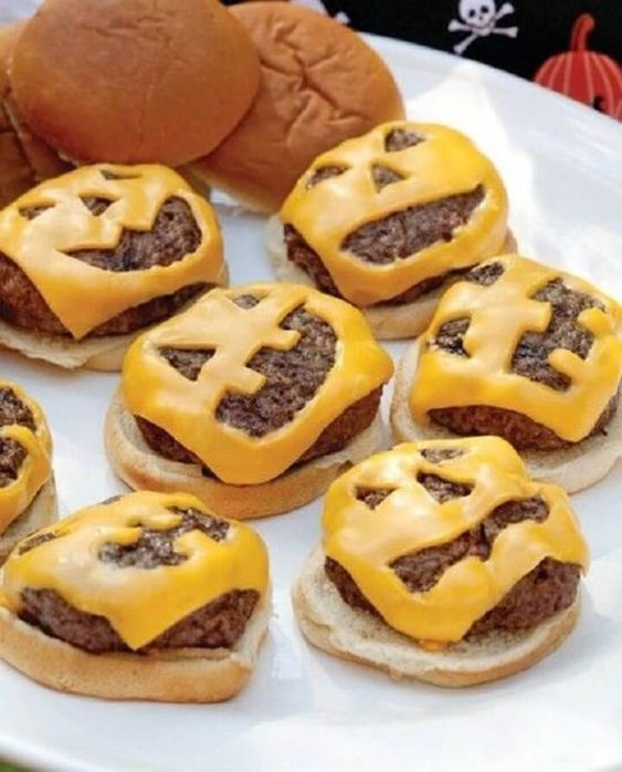 10 Món Ăn Truyền Thống Ngày Halloween Độc Đáo Kinh Dị