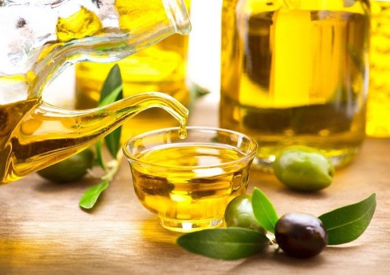 Dầu oliu cho tóc chắc khỏe và óng mượt