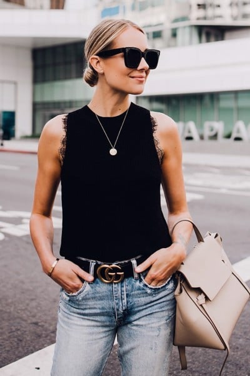 Mix bralette với áo tank top