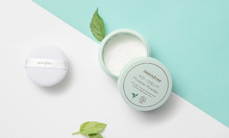 Phấn phủ kiềm dầu từ thương hiệu Innisfree