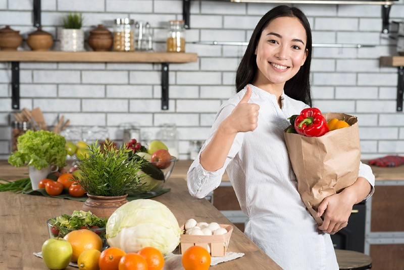 Một chế độ ăn uống hợp lý, khoa học sẽ giúp bạn cải thiện mỡ ở lưng