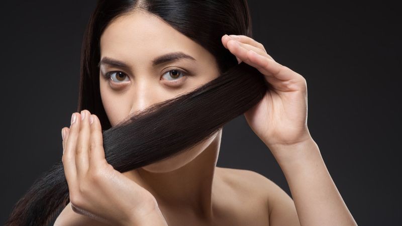 Loại bỏ nhờn trên da đầu, ngăn dầu giúp tóc lâu bết