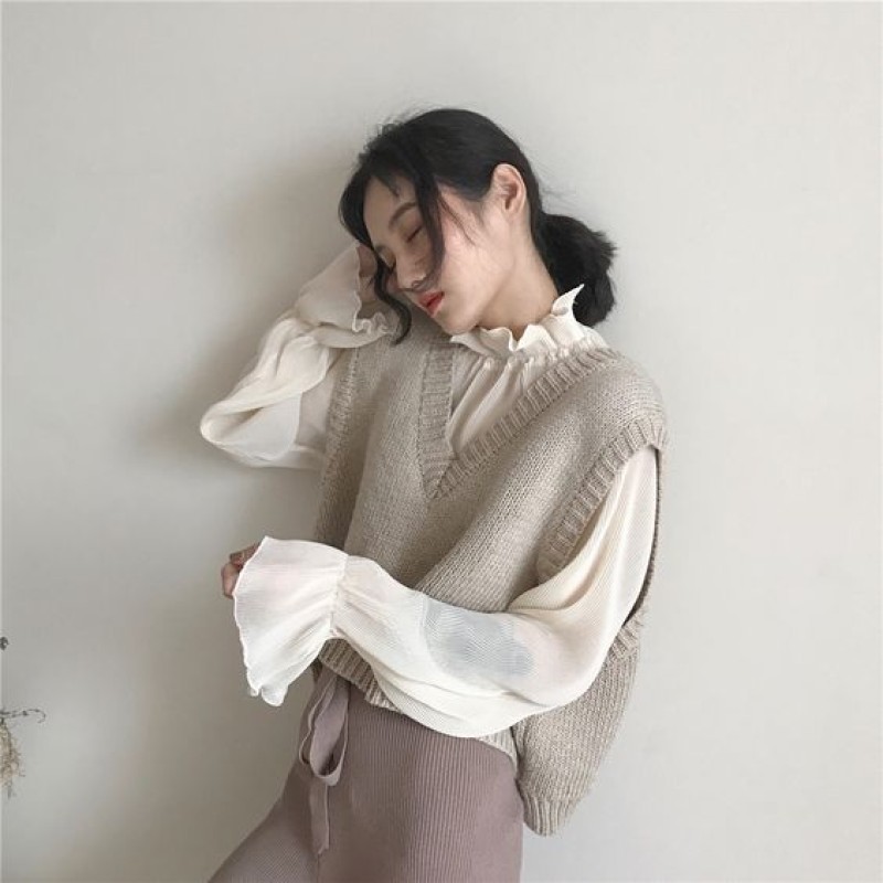 Mix áo voan ống loe và gile len