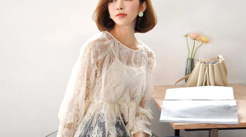 Combo thu hút mọi ánh nhìn với áo ren xuyên thấu