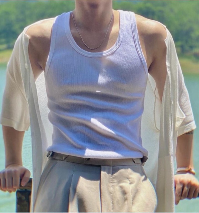 05 Cách Phối Đồ Sành Điệu Cùng Áo Tank Top Cho Nam - Cool Mate