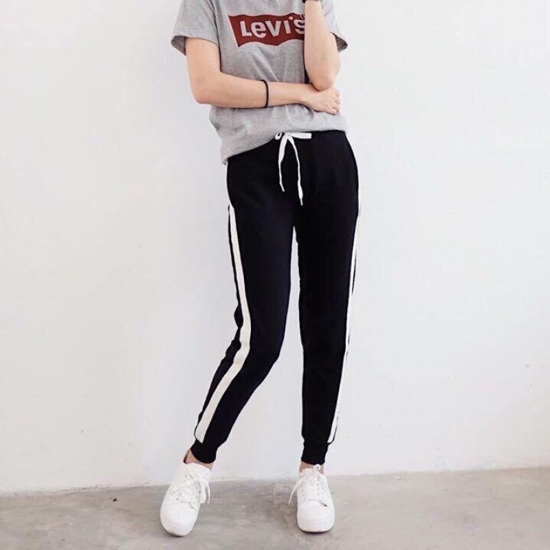 Phối đồ với áo phông rộng