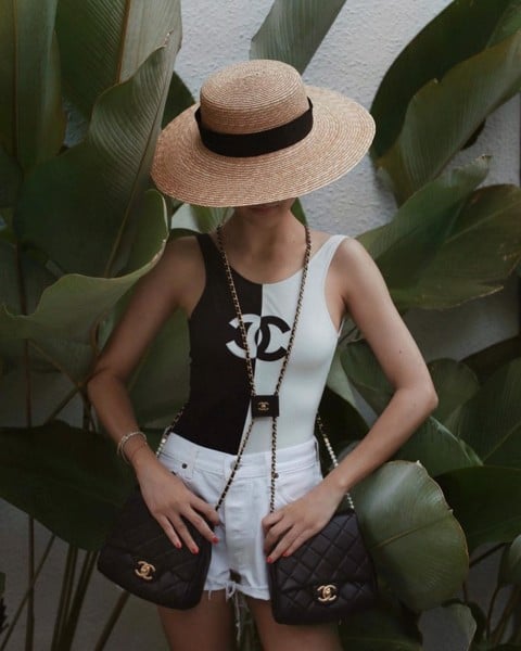 Bodysuit Là Gì? Cách Phối Đồ Với Bodysuit Tự Tin Khoe Dáng