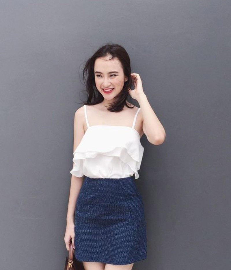 Chân váy chữ A phối với áo hai dây