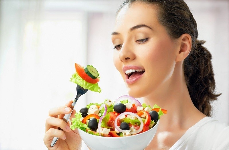 Luyện tập ăn chậm, nhai kỹ giúp sở hữu vòng eo thon đẹp