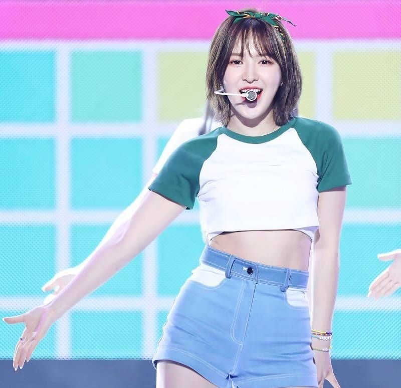 Wendy (Red Velvet) tràn đầy năng lượng trên sân khấu với vòng 2 săn chắc