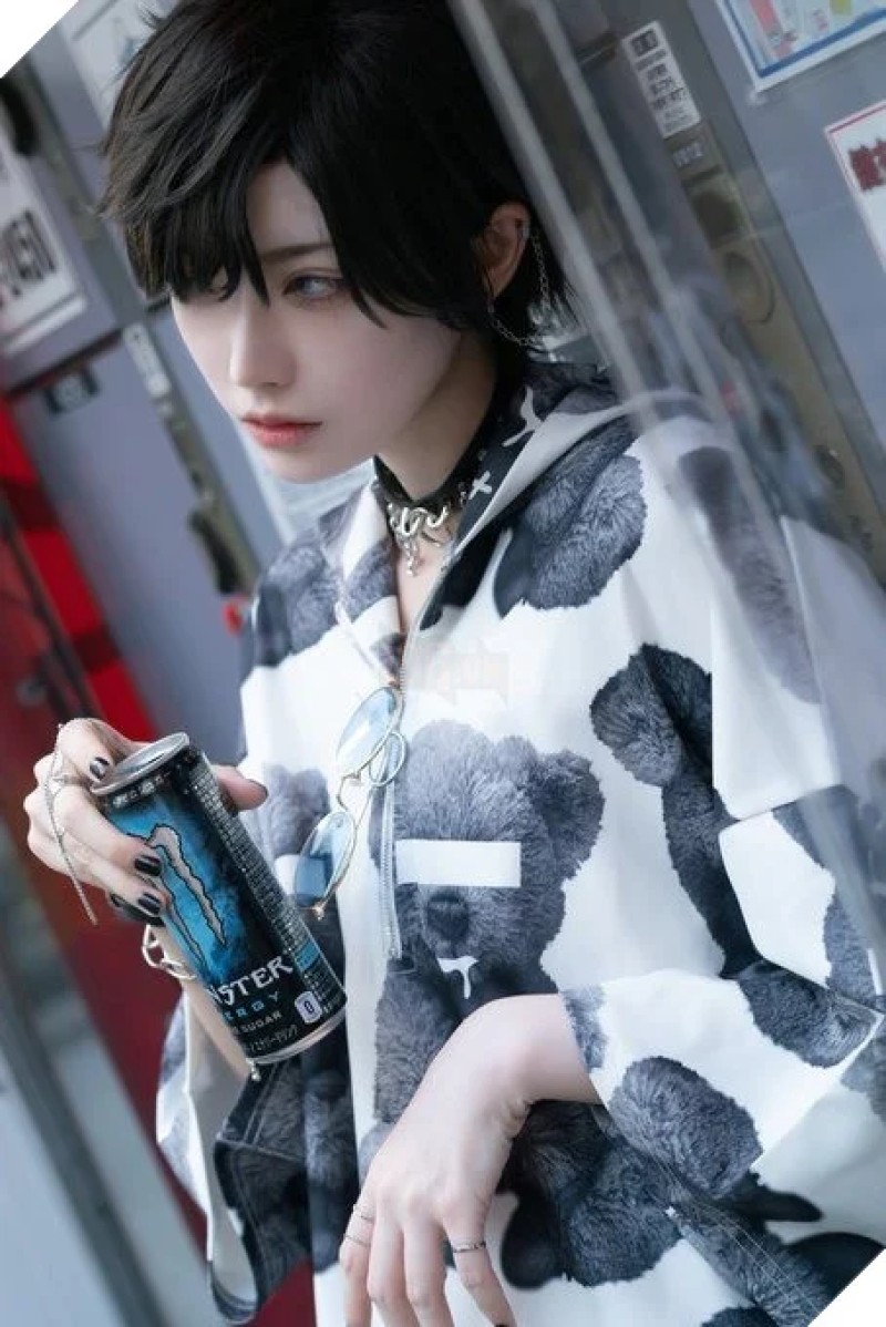 Anime Chainsaw Man ngày một nổi tiếng hơn vì Makima xuất hiện ngoài đời thật!
