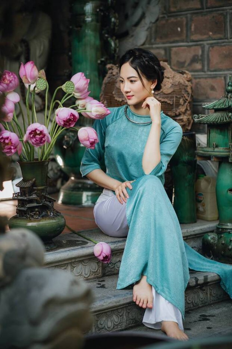 Chụp ảnh áo dài trong studio (Nguồn: Internet)