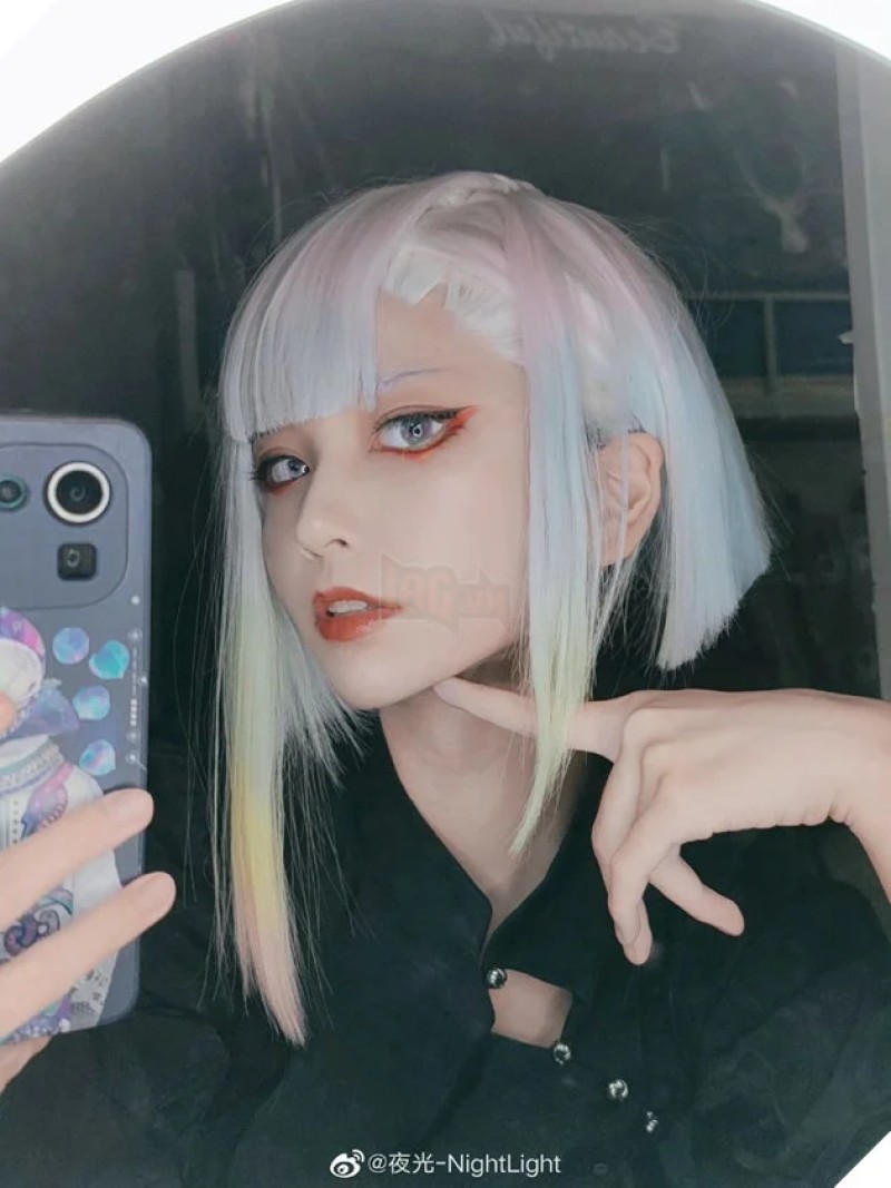 Fan phát sốt với loạt ảnh cosplay Lucy Cyberpunk Edgerunners cực xinh