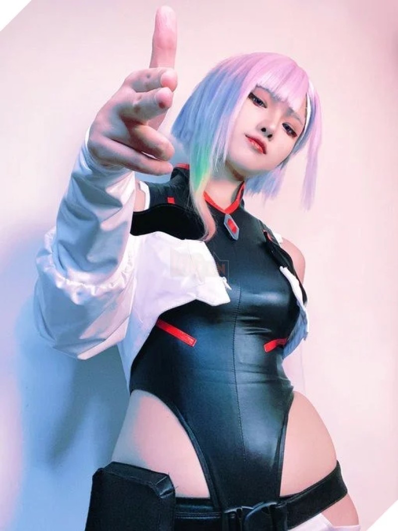 Fan phát sốt với loạt ảnh cosplay Lucy Cyberpunk Edgerunners cực xinh