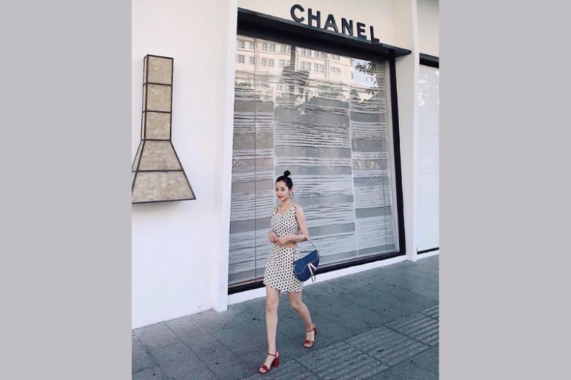 cách tạo dáng chụp ảnh đứng