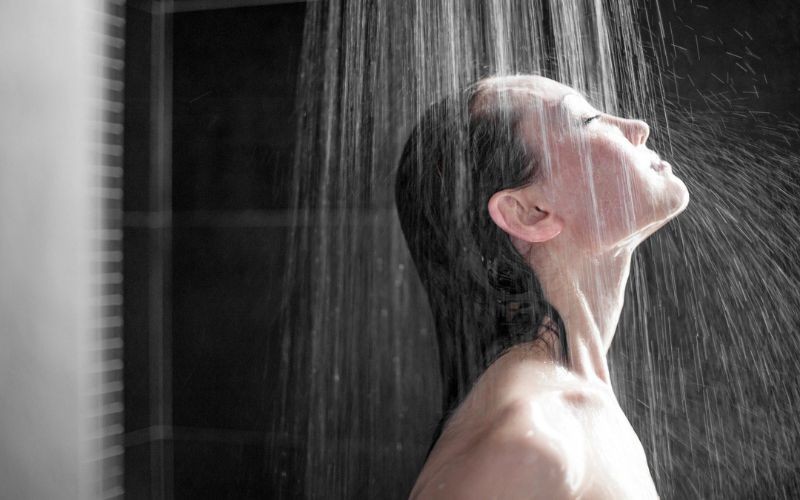 Không nên tắm quá lâu trong mùa đông