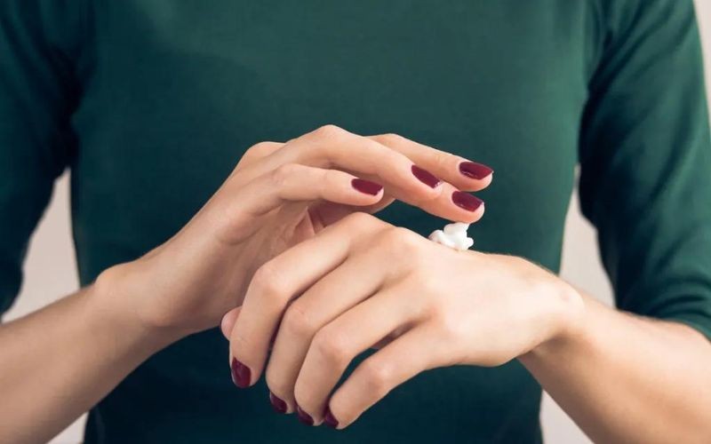 Nên thường xuyên dưỡng ẩm da trong mùa đông