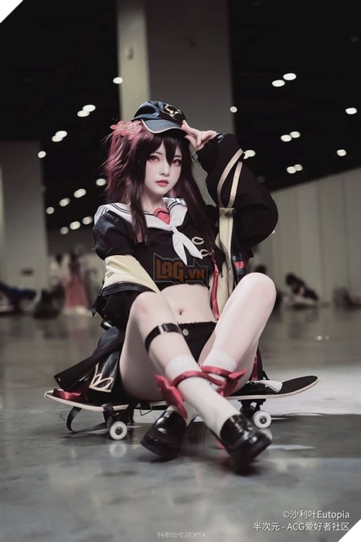 Genshin Impact: Waifu Hu Tao Bước Ra Ngoài Đời Thực