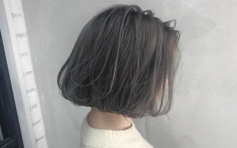Màu đen than chì nhẹ nhàng và cuốn hút
