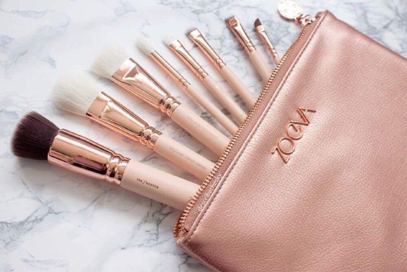 Bộ cọ trang điểm Zoeva Complete Brush được rất nhiều người sử dụng