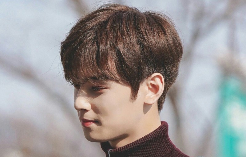 Nhuộm tóc nam màu nâu tây.
