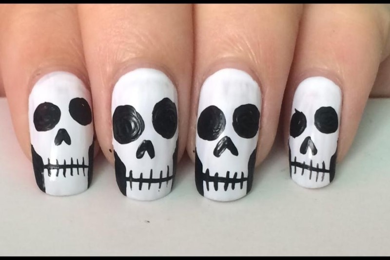 mẫu nail vẽ hình đầu lâu đáng sợ