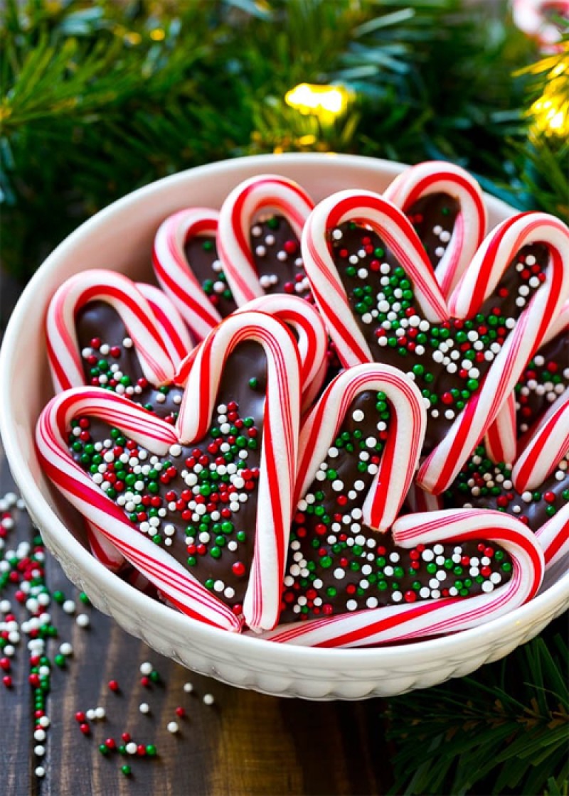 cây kẹo gậy trong đêm noel nhìn rất bắt mắt