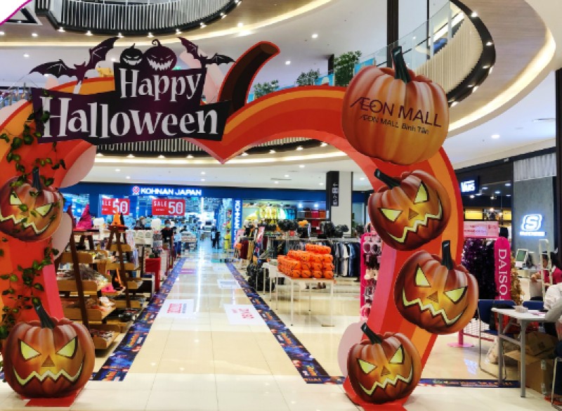 cổng chào mừng dịp lễ halloween đầy vẻ bí hiểm nhưng sinh động