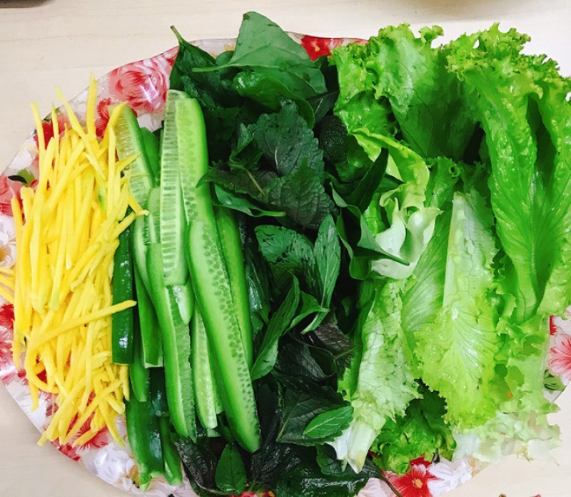 Sơ chế rau ăn kèm