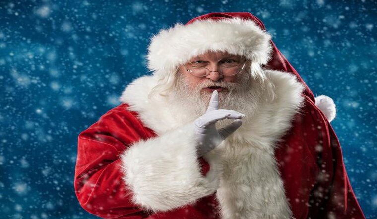 Chắc Bạn Chưa Biết , Ông Già Noel Có Thể Mặc Các Trang Phục?