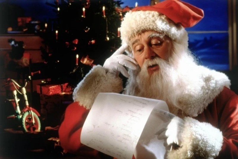 lương của ông già noel khá cao khi làm rất nhiều công việc
