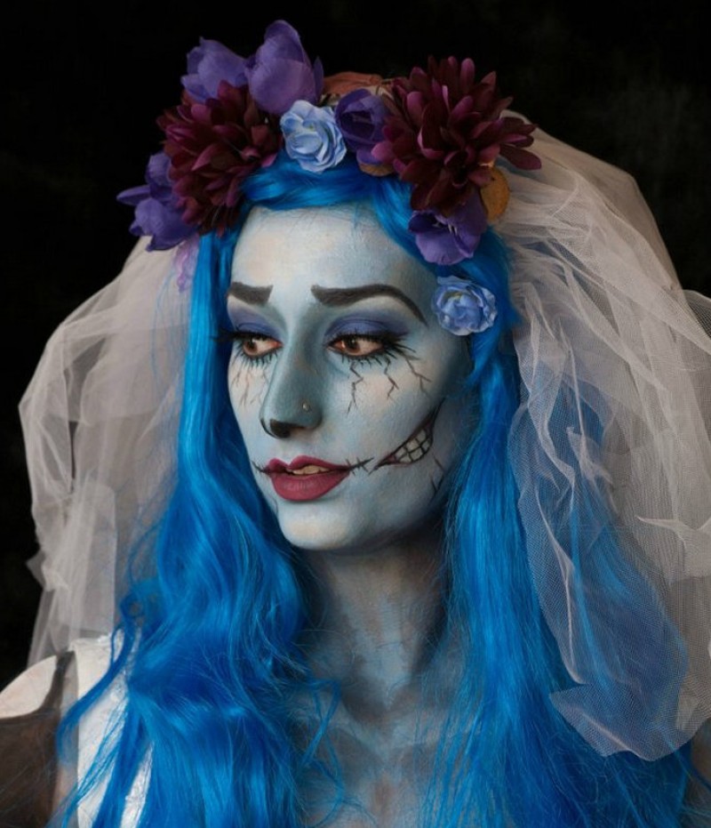trang điểm có hoa lá sẽ làm giảm đi dộ đáng sợ trong đêm halloween