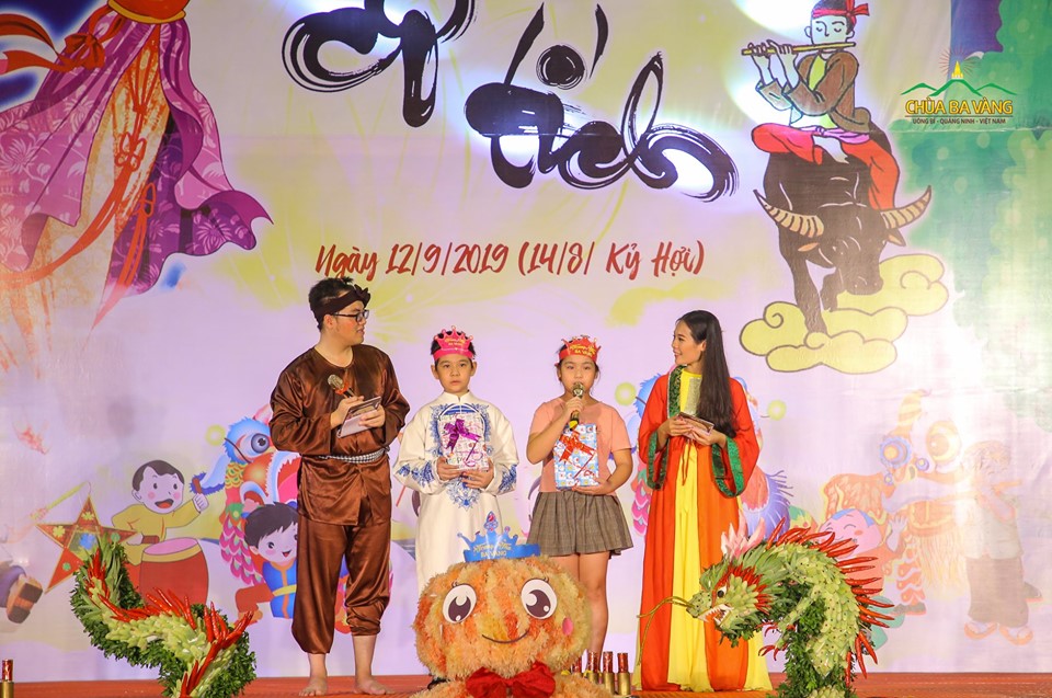 hóa trang thành chú Cuội