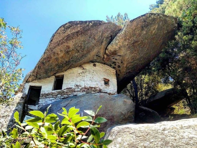 du lich Hy Lap,  nha chong cuop bien,  Dao Ikaria anh 2