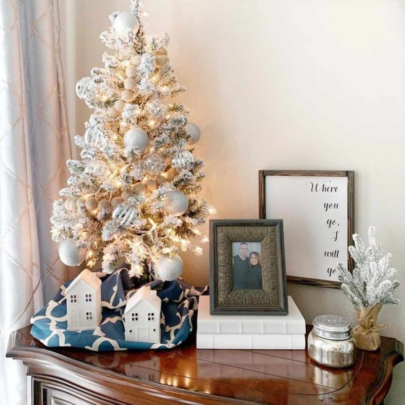 Những cây thông Noel mini dành riêng cho nhà chật - Ảnh 2.