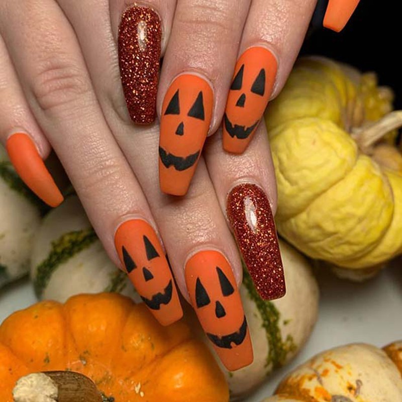 những mẫu nail halloween đẹp