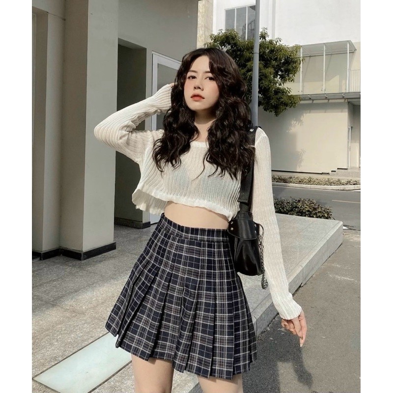 Áo len croptop và chân váy xòe