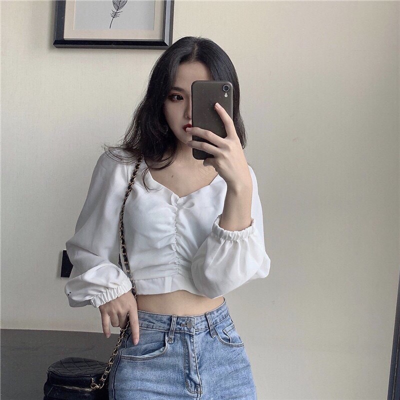 Mix áo thun croptop và quần cạp cao