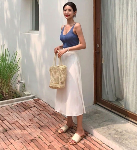 Top 15+ Tuyệt Chiêu Phối Đồ Với Chân Váy Dài Qua Gối Đẹp Nhất