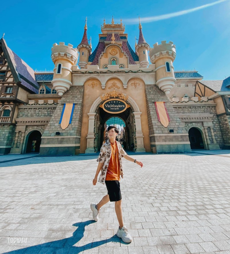 Biểu tưởng của Vinwonder, nhìn cũng rất gì và này nọ chứ nhờ ^^