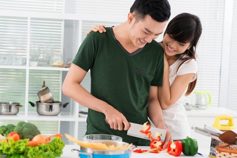 Nấu một bữa ăn thật ngon cho những người phụ nữ thân yêu của mình cũng lầ một món quà tuyệt vời