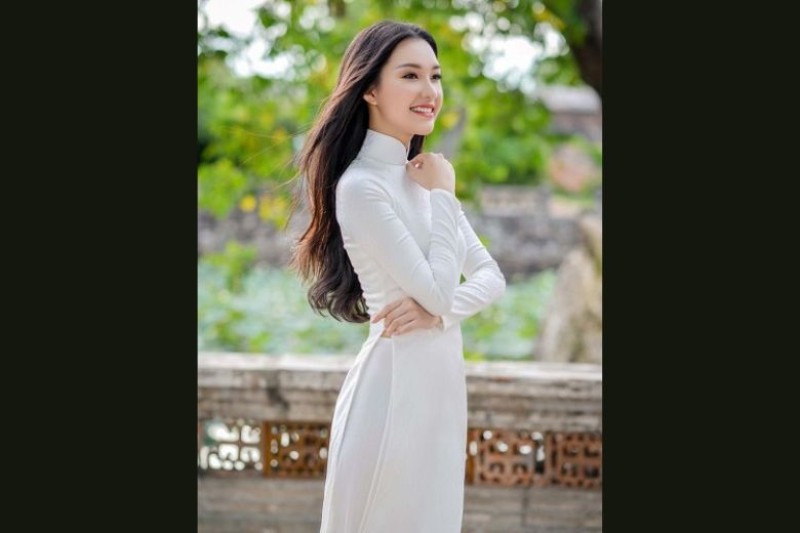 cách tạo dáng chụp ảnh áo dài kỷ yếu