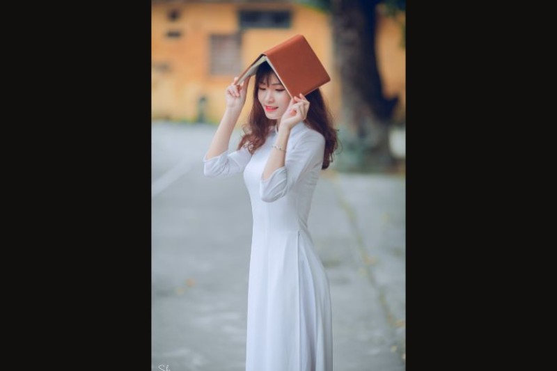 cách tạo dáng chụp ảnh áo dài kỷ yếu