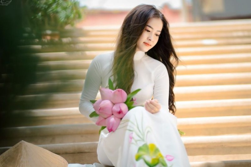 cách tạo dáng chụp ảnh áo dài kỷ yếu