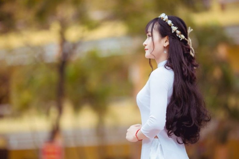 cách tạo dáng chụp ảnh áo dài kỷ yếu