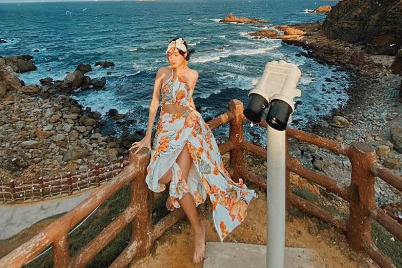 cách tạo dáng chụp ảnh biển