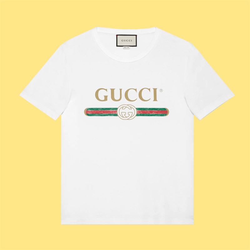 Giá áo T-shirt.