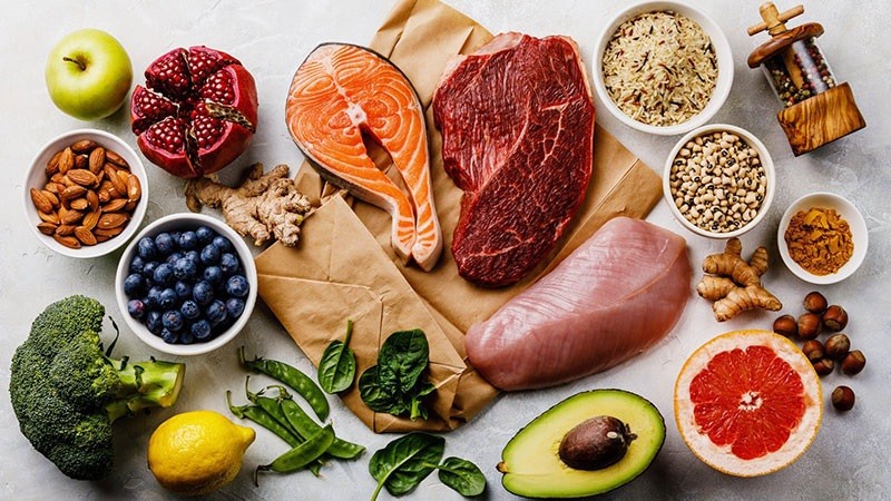 Dùng nhiều thực phẩm chứa protein và kiêng hoàn toàn thực phẩm chứa tinh bột, chất béo trong giai đoạn đầu của chế độ ăn kiêng Dukan