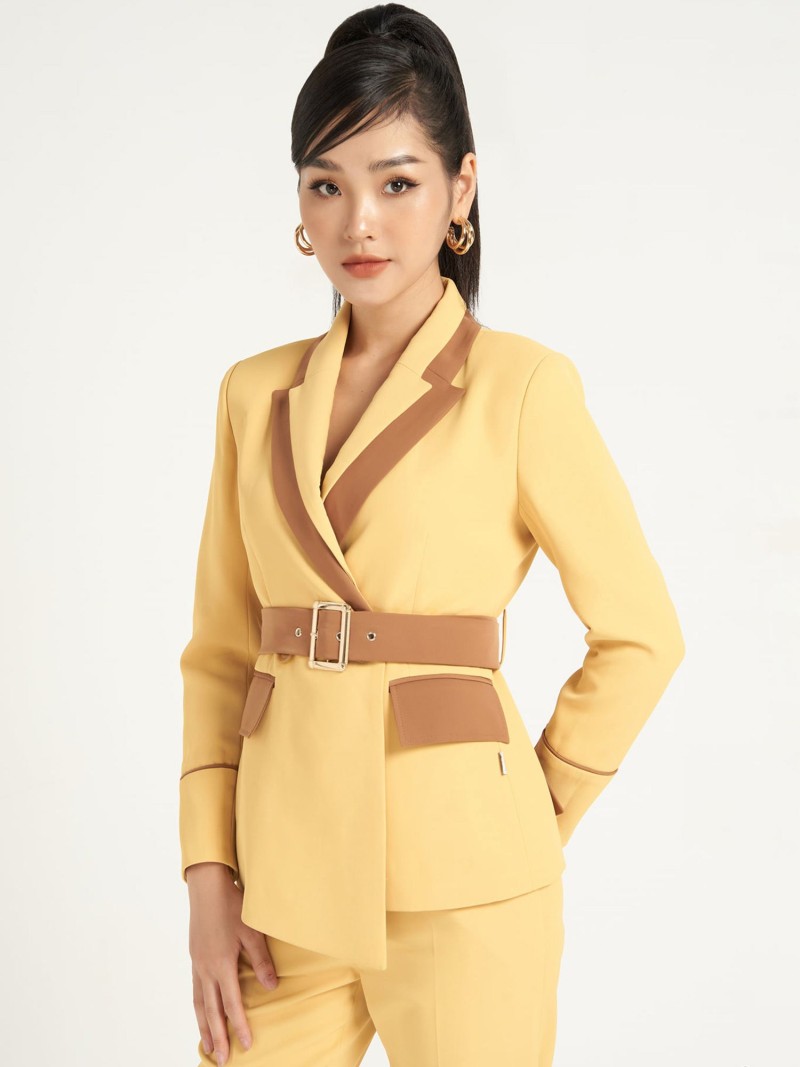 Suit là gì? Bí quyết phối đồ với suit nữ đẹp quý phái &amp; sang trọng