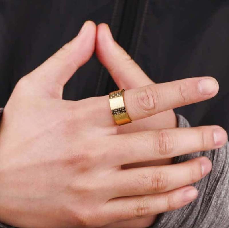 Đeo nhẫn ngón trỏ trong tình yêu 
